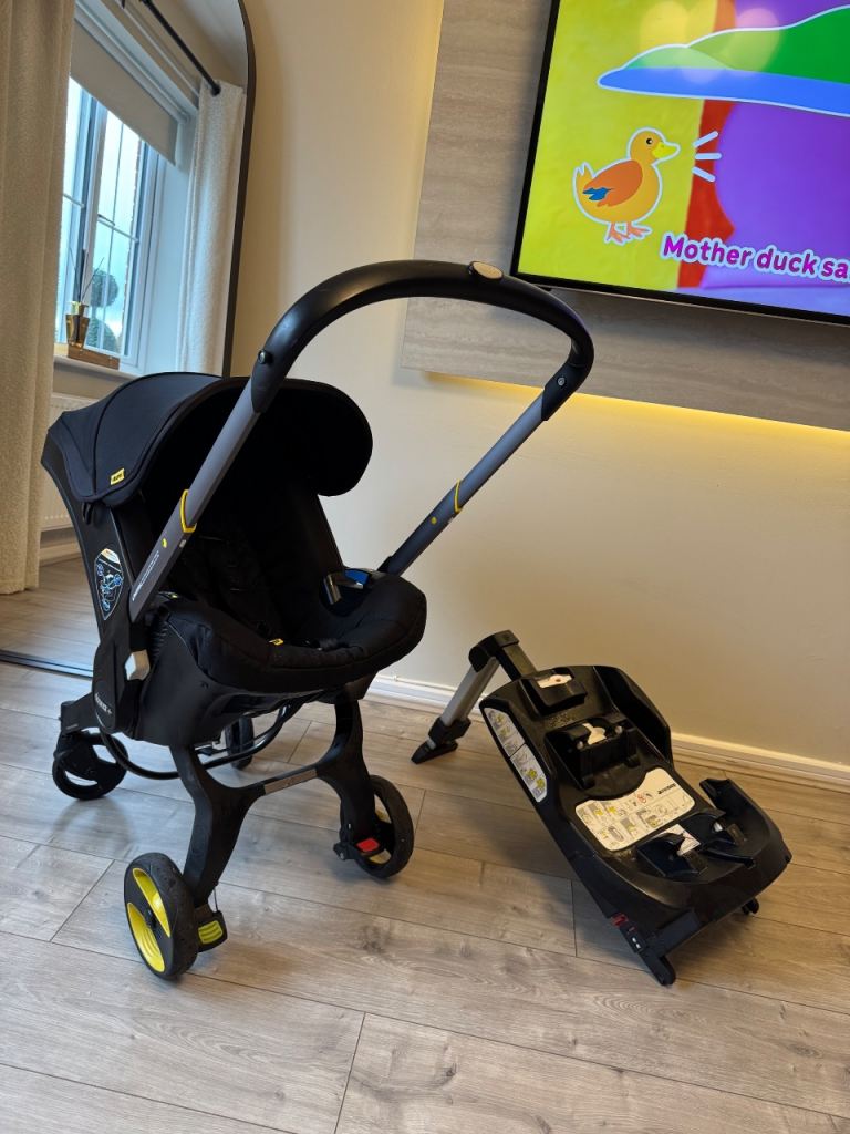 Doona & ISOFIX base.