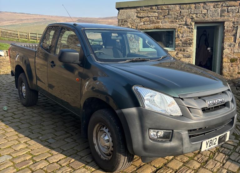 Isuzu D-Max 2.5 TD  Twin Turbo Intercooler 2012