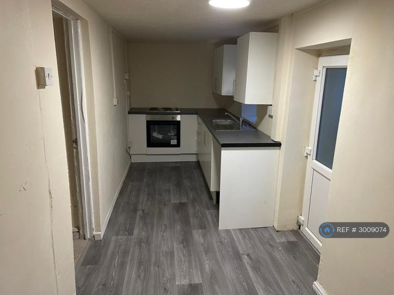 3 bedroom house in Standert Terrace, Seven Sisters, Neath, SA10 (3 bed) (#3009074)