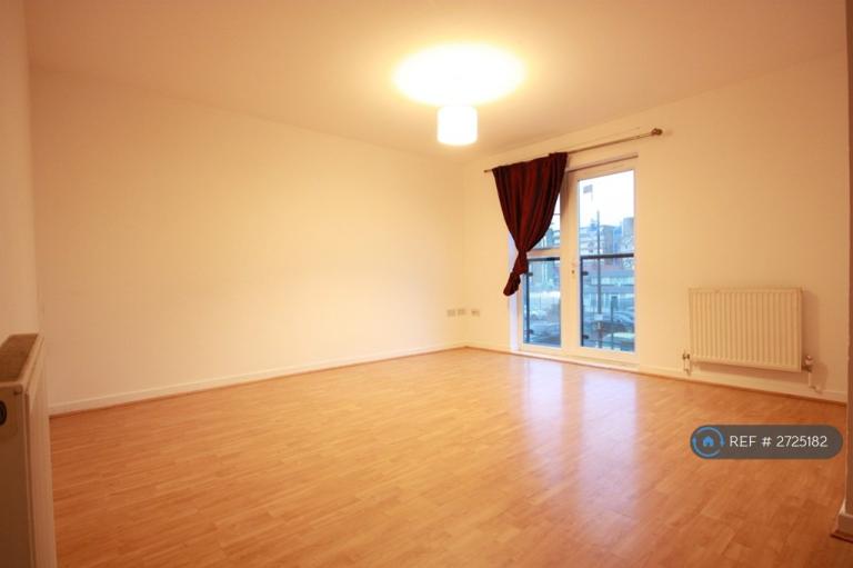 2 bedroom flat in Burcher Gale Grove, London, SE15 (2 bed) (#2725182)