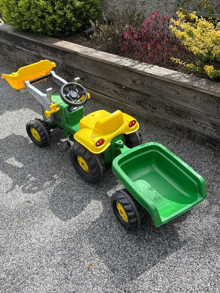 John Deere Kids Tractor and Trailer