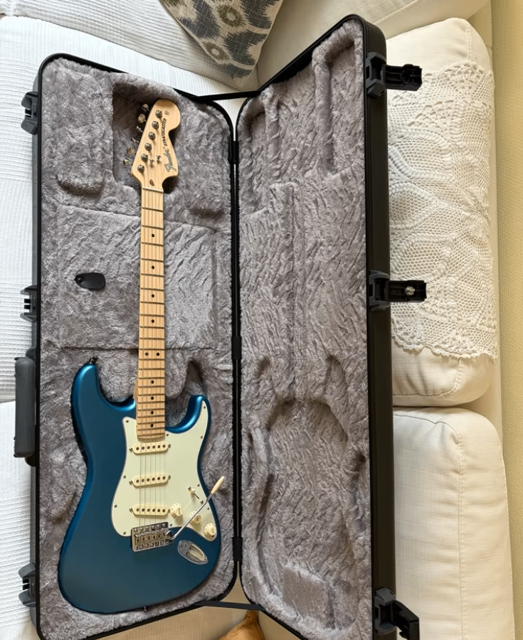 Electric Guitar – Blue, Good Condition