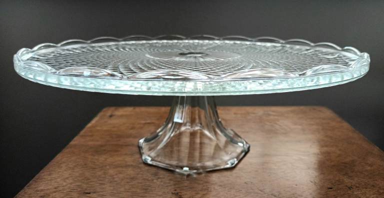 Large glass cake stand 12inch