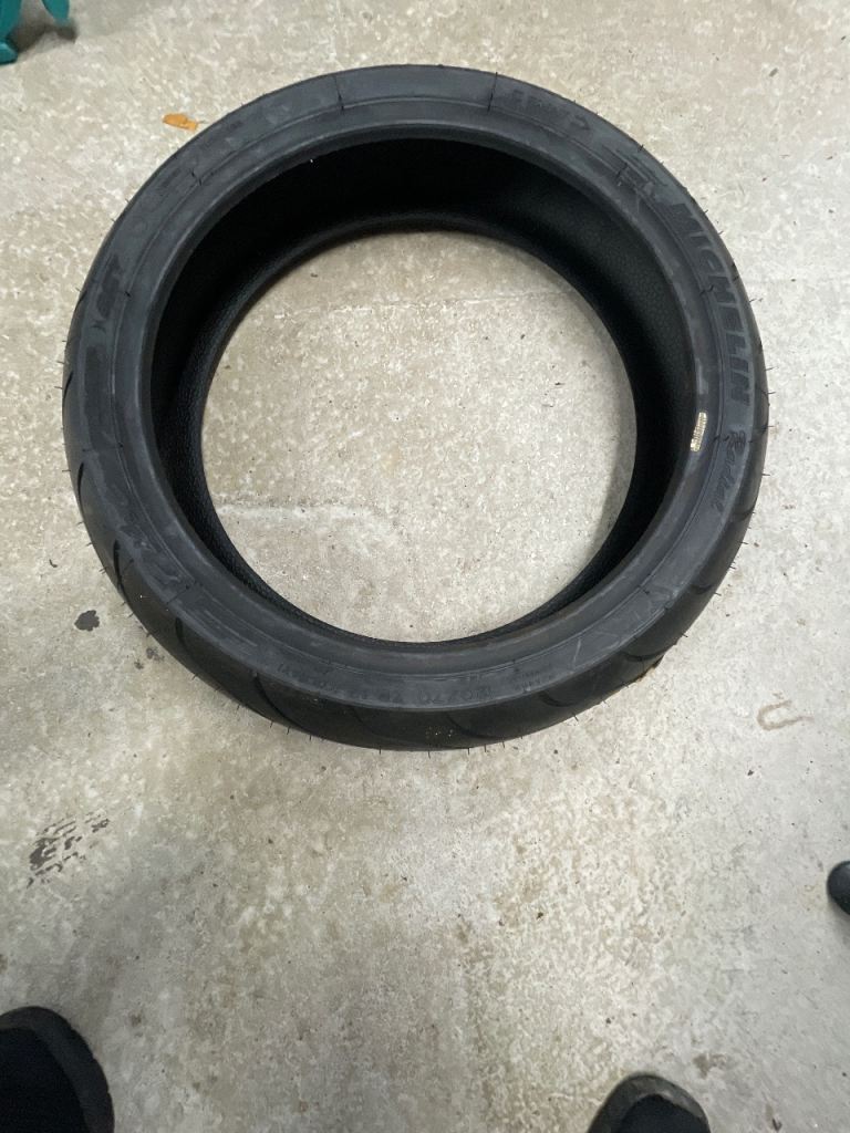 Unfitted Michelin pilot power 2CT 120/70 17 Motorcycle Tyre