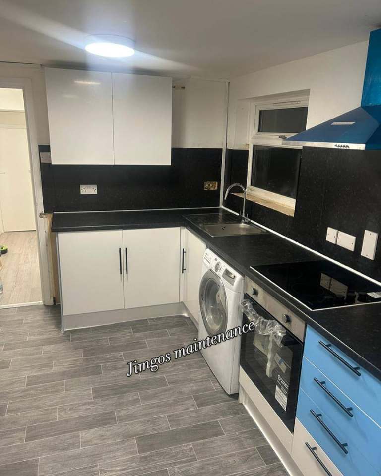 BUILDERS, BATHROOM & KITCHEN INSTALLATION, GAS, ELECTRIC & PLUMBING 