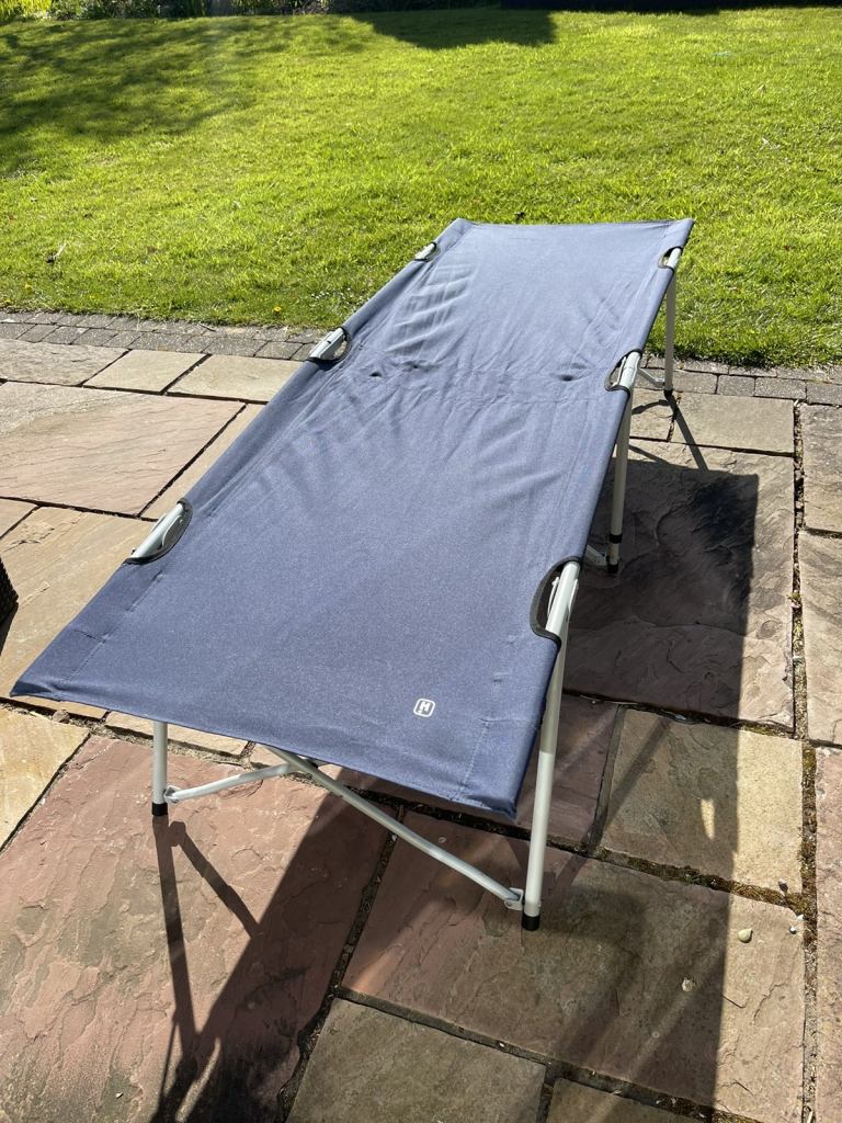 Folding camp bed by HiGear