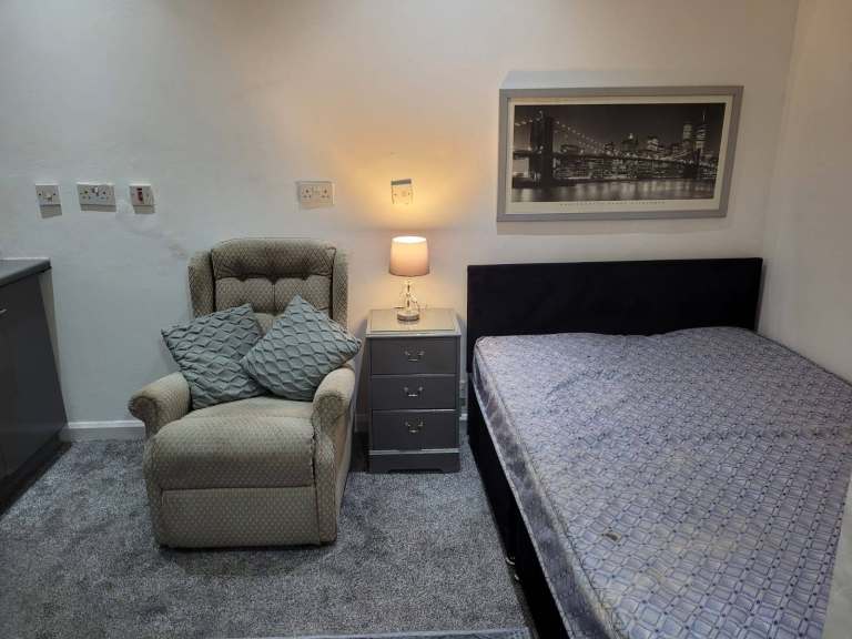 Separate house for rent DY2 9JA