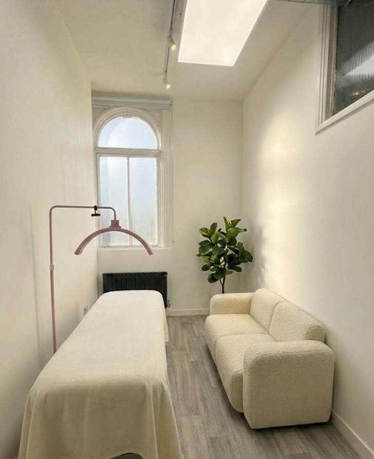 🌿 PRIVATE BEAUTY & THERAPY ROOMS TO RENT HOLLOWAY ROAD – £675 ALL INCLUSIVE