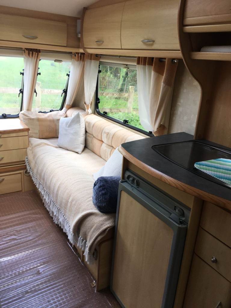 bright 2 berth caravan easy tow STIRLING EUROPA 460 /2  