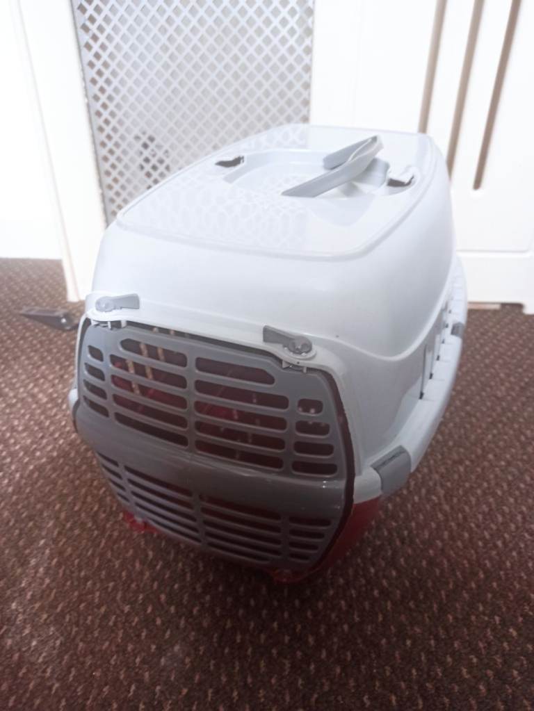 Pet transporter/ carrier 