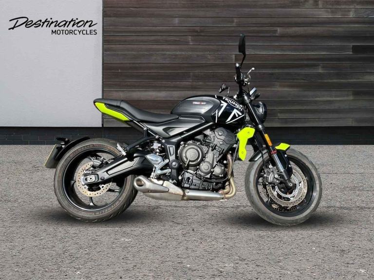 2024 Triumph Trident 660 PREMIUM TWIN COLOUR Petrol black 6 Speed