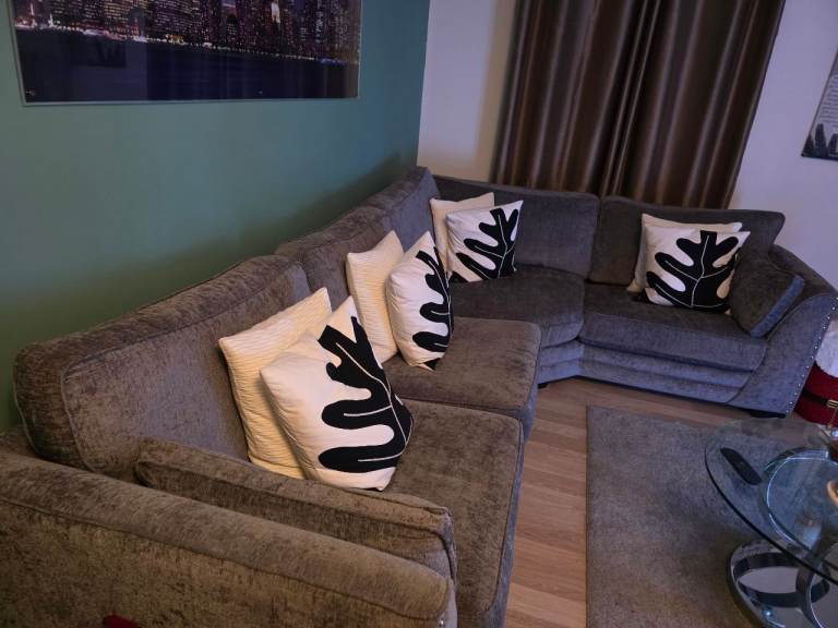 Left hand corner sofa 
