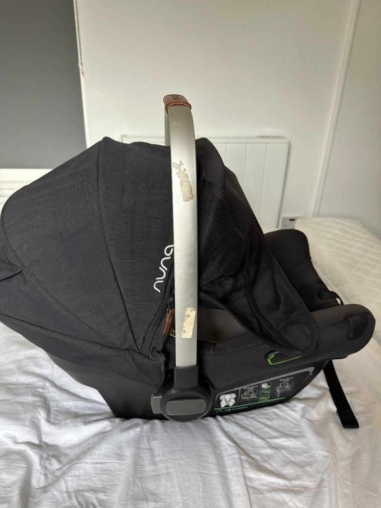 Nuna Black Baby Car Seat - Good Condition