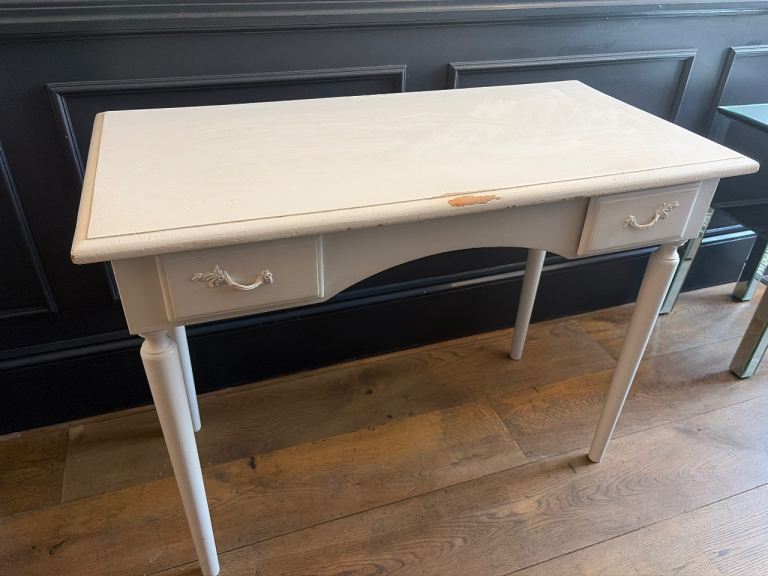 Desk dresser unit