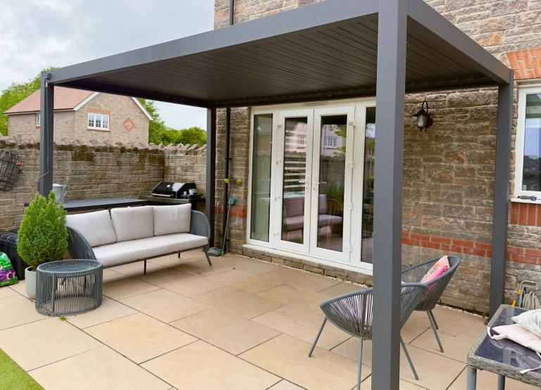 Garden pergola, 4.4 m x 2.8m nearly new condition, 