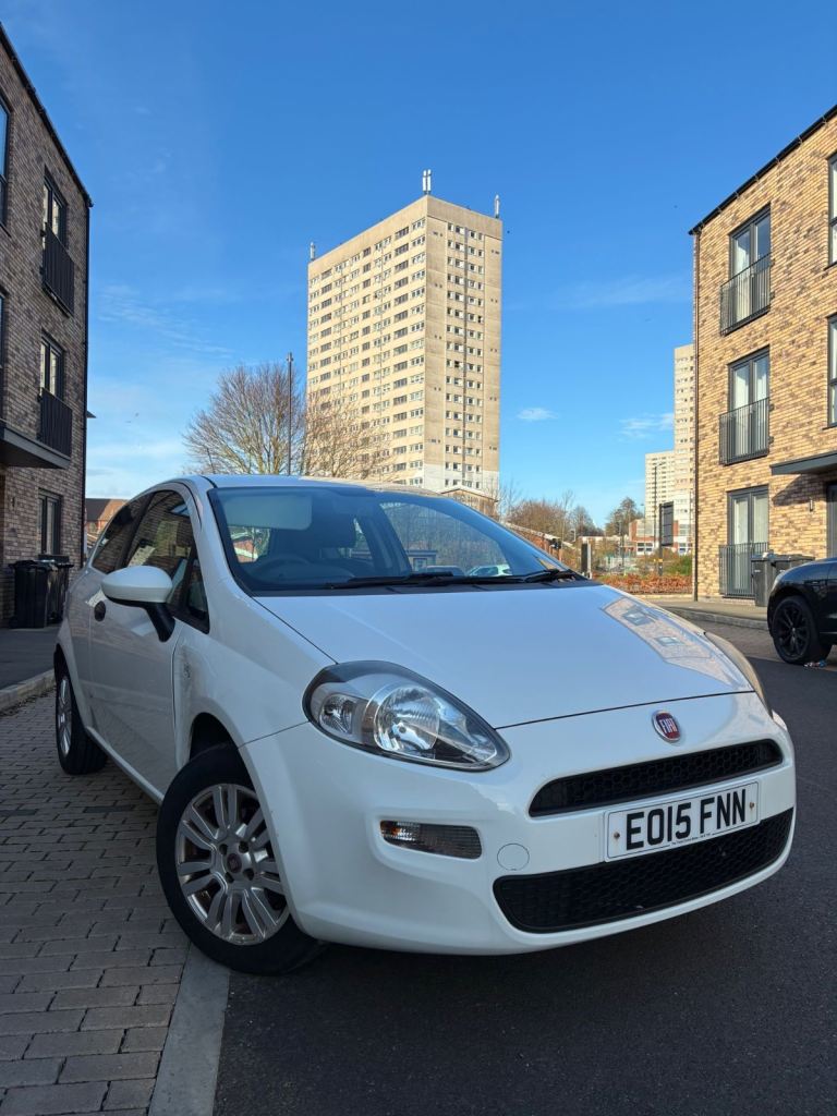 LOW MILEAGE BARGIN! Fiat, PUNTO, Hatchback, 2015, Manual, 1242 (cc), 3 doors