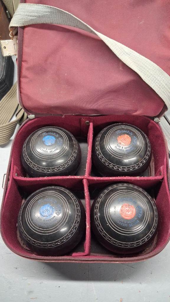 Henselite bowling balls and bag