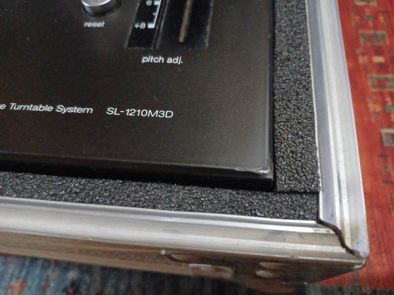 Technics 1210 MK2 M3D Turntables