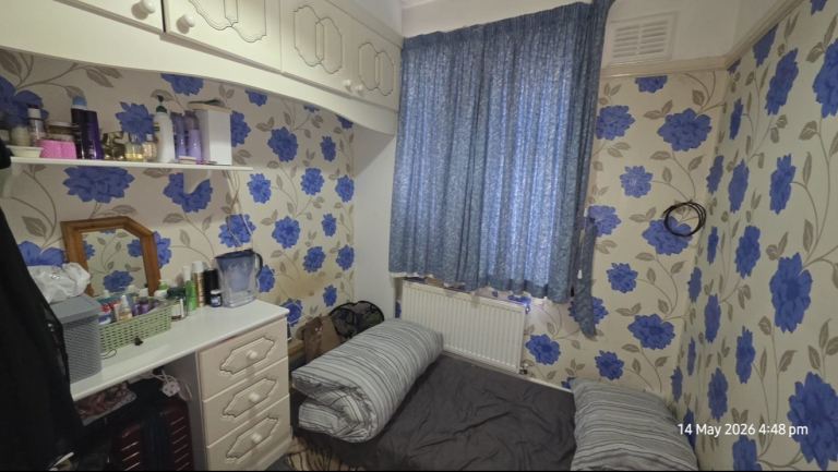 Single Room Available For Rent
