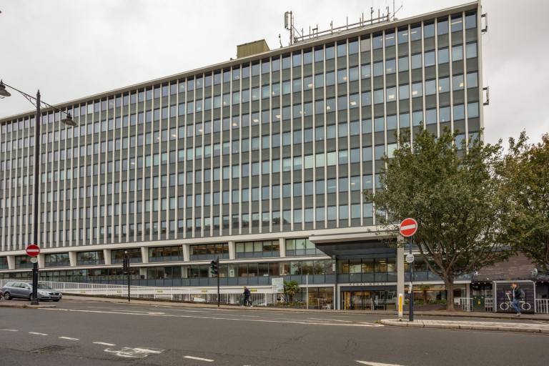 London - TW1 3QS \ Serviced Office with 2 Desks