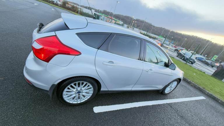 Ford, FOCUS, 1.0  Hatchback, 2012, Manual, 998 (cc), 5 doors