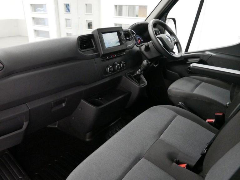 72 RENAULT MASTER 2.3 DCI 135 BHP SWB BUSINESS EDITION ( SAT NAV )