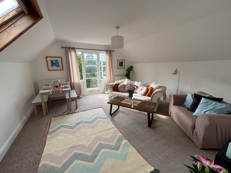 Spacious 3 bed flat for short term lets - central Tunbridge wells
