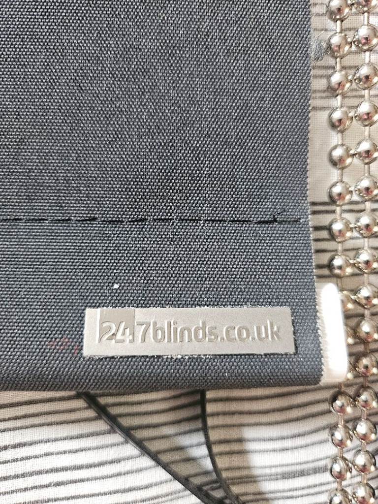 Blackout roller blind