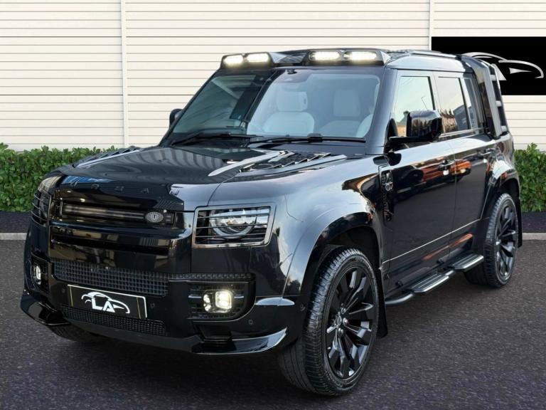 2025 74 LAND ROVER DEFENDER 110 3.0 D250 *PANORAMIC ROOF* *URBAN*