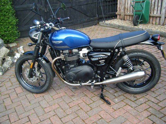 TRIUMPH BONNEVILLE 900cc 2021