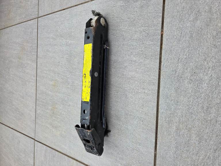 VW T5 WHEEL JACK
