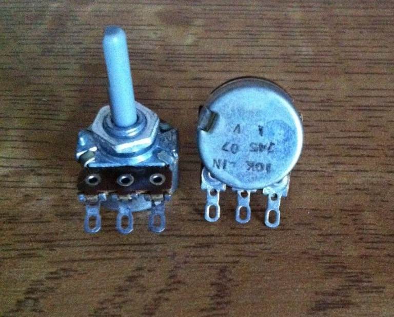 1 x Miniature Rotary 10K LIN Potentiometers £2 or 2 for £3