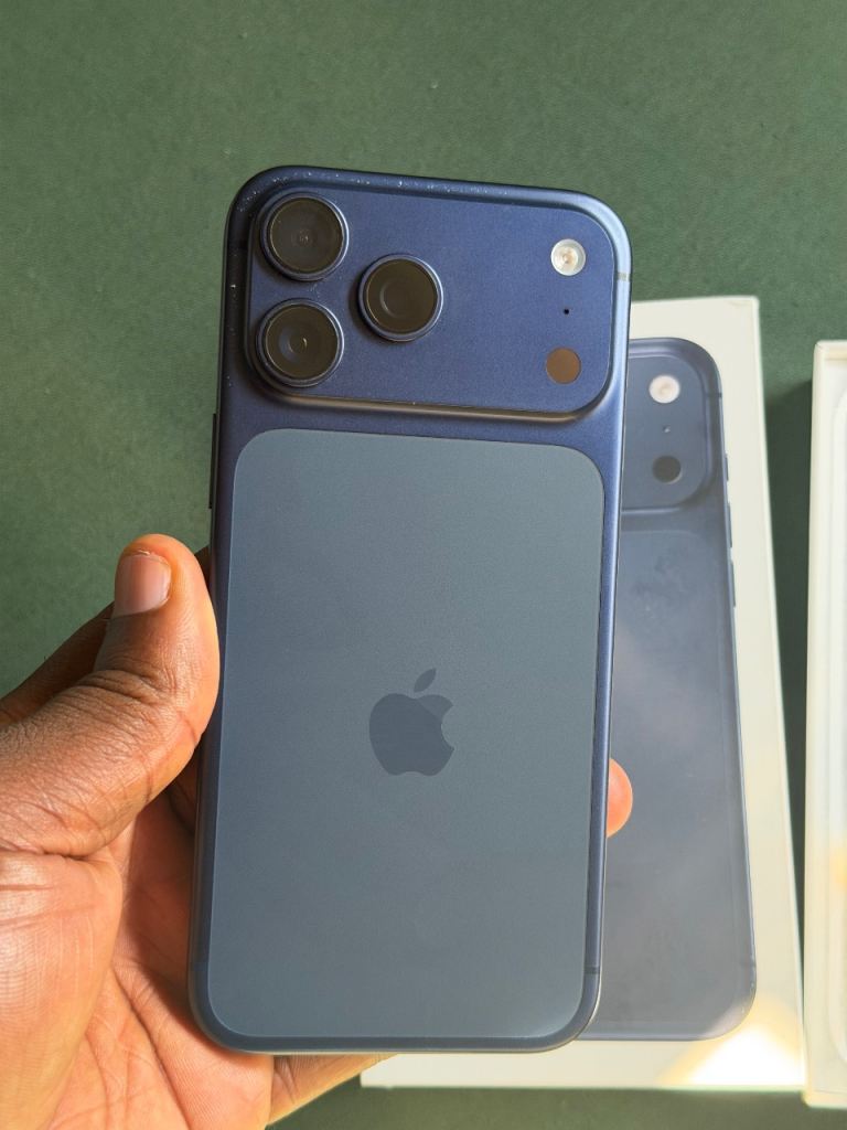 iPhone 17 Pro max 512GB- Blue, Great Condition Unlocked 