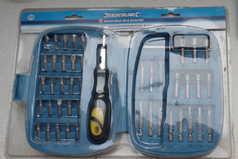 Siverline 45Pc Ratchet Screwdriver Bit And Socket Set Carry Case.