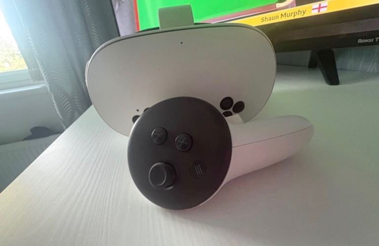 Meta Quest 3S VR HEADSET