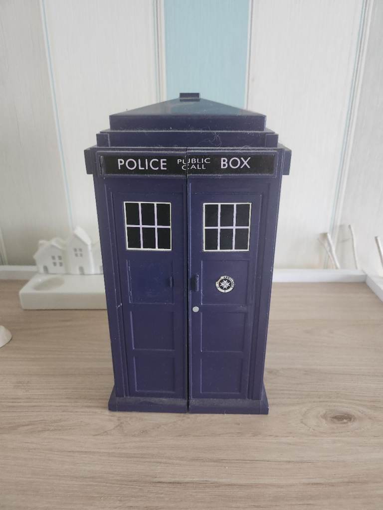 Dr Who Storage & Cards( read description)
