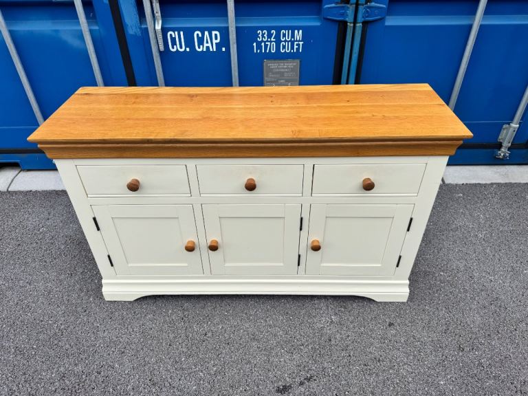 Country Cottage Solid oak sideboard from Oak furniture Land possible Delivery