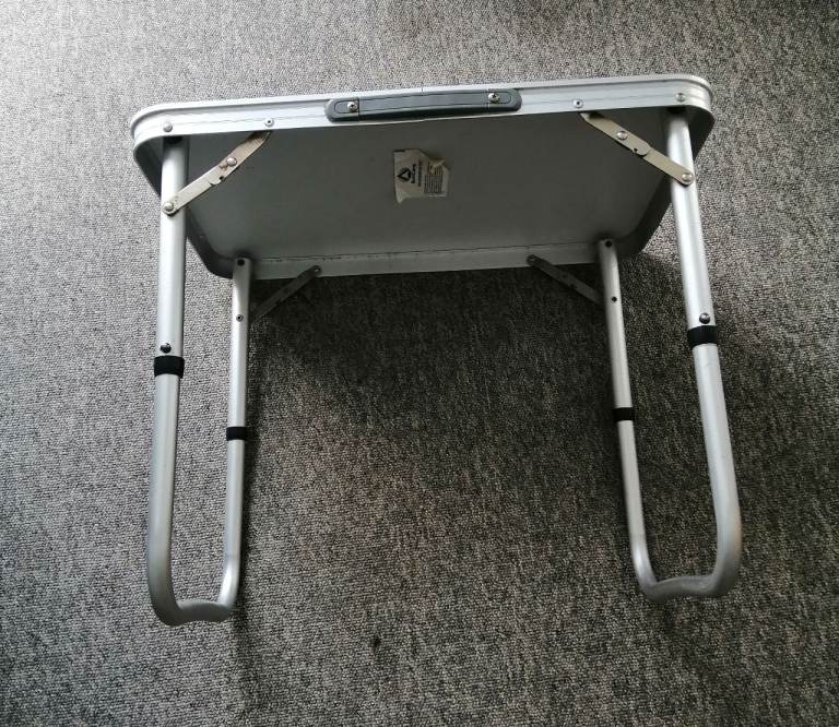 Sunn amp folding camping & picnic Table-compact & Lightweight. 