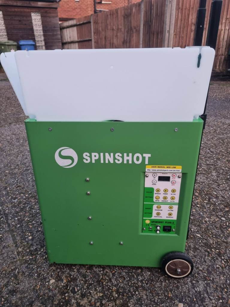 Spinshot Plus 2 tennis ball machine in very good condition