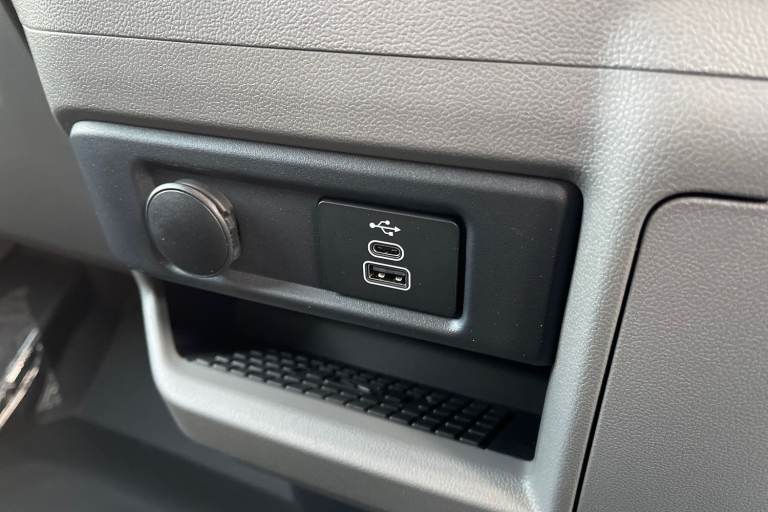 2025 Volkswagen Transporter 2.0 TDI 170PS Commerce Pro Van Auto-Tailgate Van DIESEL Automatic