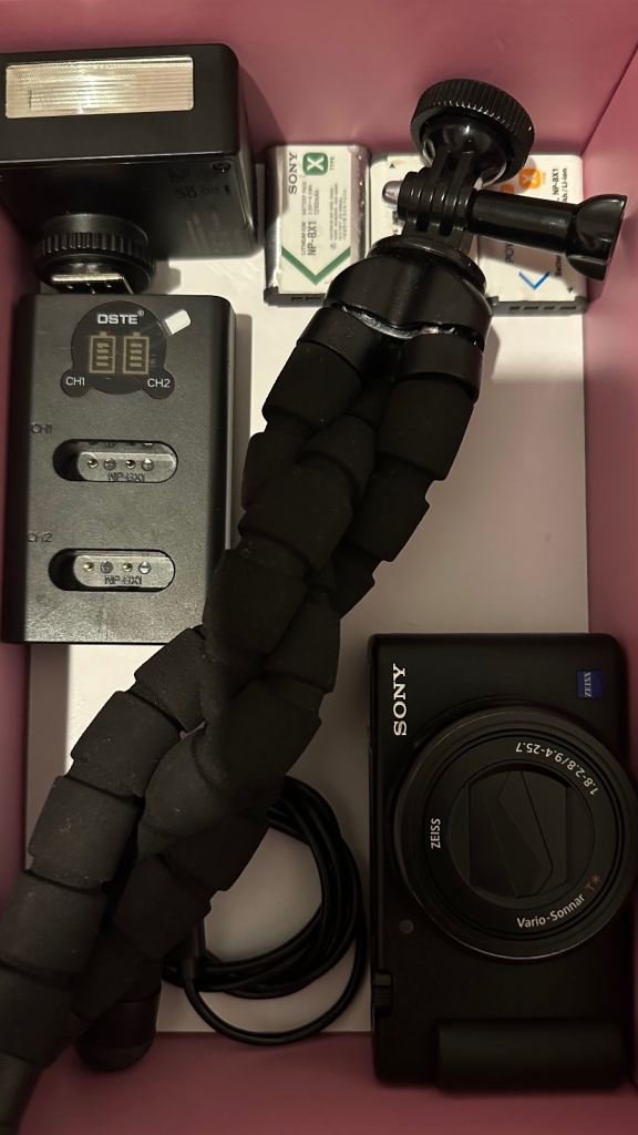 SONY ZV-1 4K CAMERA + VLOGGING KIT