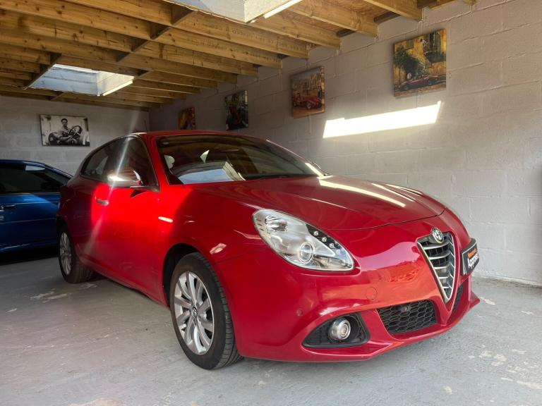 2015 Alfa Romeo Giulietta 1.6 JTDM-2 Distinctive 5dr HATCHBACK Diesel Manual
