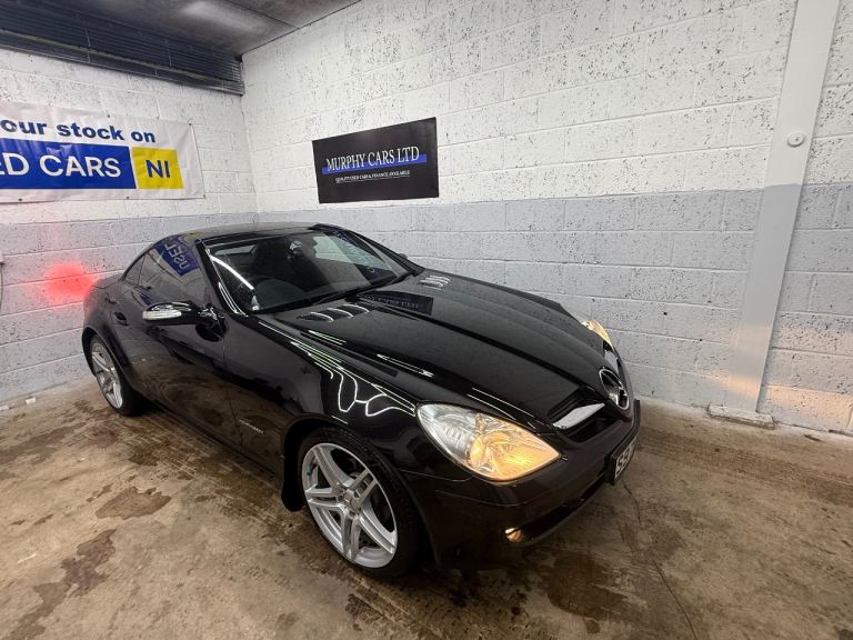 HARDTOP CONVERTIBLE REAR WIDER WHEELS LEATHER DRIVES FIRST CLASS! SLK REGISTRATION!