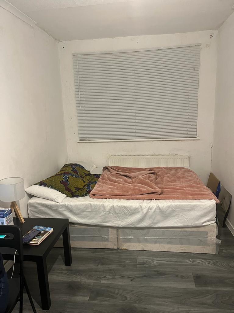 Hi I have 5 double bed flat for Rent with all bills 