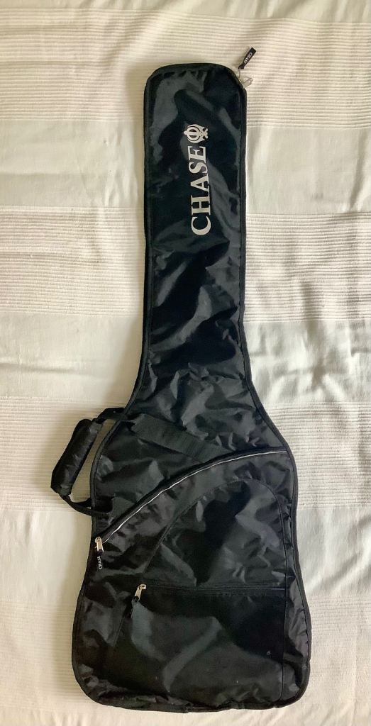 Chase Gig Bag for Short Scale Bass or Large Electric Guitar – Seldom Used, Excellent Condition