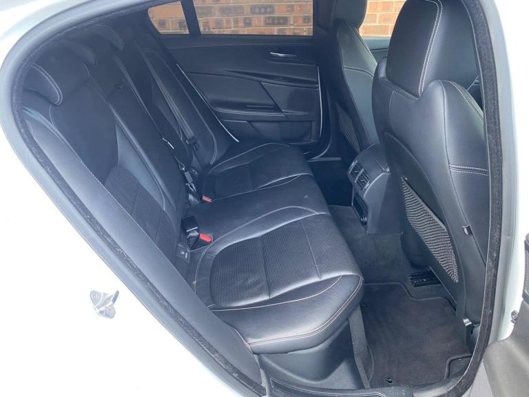 2016 Jaguar XE 2.0d R-Sport Auto Euro 6 (s/s) 4dr SALOON Diesel Automatic