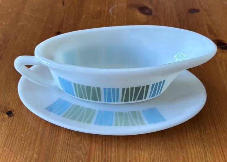 JAJ Pyrex gravy boat and saucer