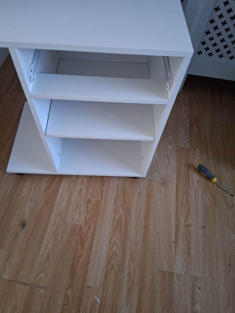 Small computer table