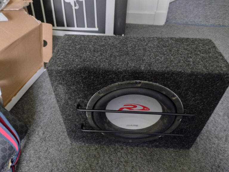 Alpine type r 10 inch sub enclosures (2 of)