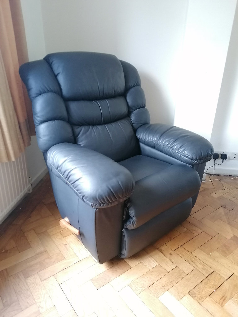 Man cave - AMERICAN LAZY BOY - LA Z BOY armchair. 